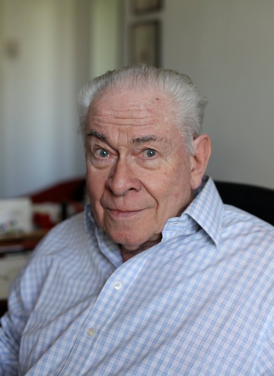 This brilliant man - 97 today! We will be celebrating later with cake and fizz...
#stanleybaxter