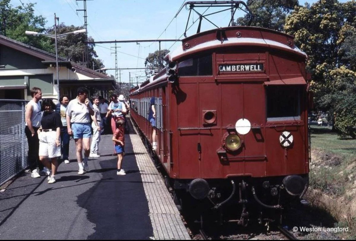 SkillsyV2's tweet image. Evening #couchPeloton
#trolltips - 
🎶The rest of the world can go to hell,
Coz I&apos;m changing trains at Camberwell,
and the Jonathan Milan Train, is taking me away for ever,
ooohh chugg, chugg!🎶🎶
#fratl - 01:13 eastern dark