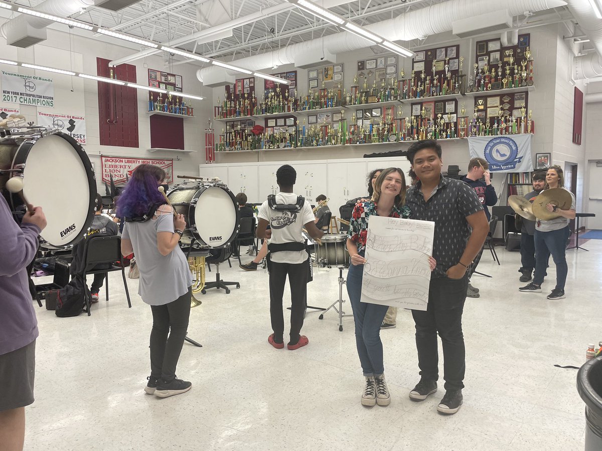 JTHSJagsRoar's tweet photo. She said yes! A musical Promposal 🎶 Send in your unique Promposal video or pics! https://t.co/ckVzM6Cp73