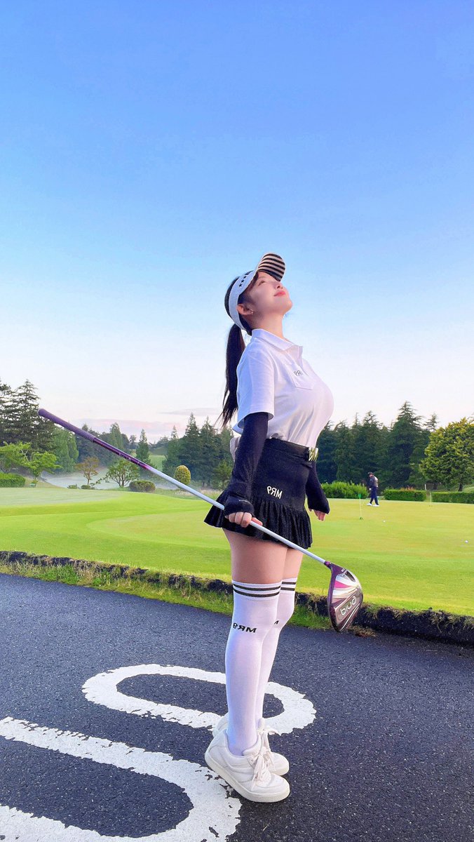 半年ぶりのゴルフ⛳️
2:30起きアーリーバード🌳
めちゃくちゃ走り回った🤣💦
ゴルフ場に行くと心が満たされる❤️
#1mmでもいいなと思ったらRT 
#天木ゴルフ https://t.co/mbGhoYNn2N