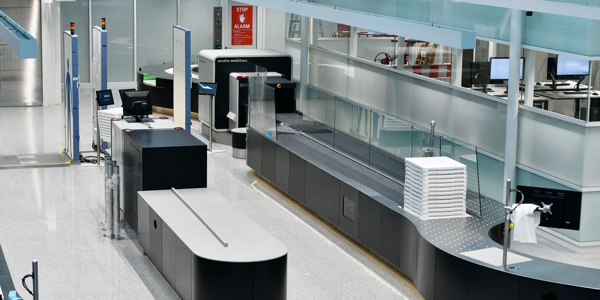 MUC_Airport's tweet image. Neue, innovative #Sicherheitskontrollen ausgeweitet 🙌 
· Mehr Sicherheit durch Röntgenbilder in 3D-Ansicht
· Schnellere und bequemere Kontrollen für Passagiere
munich-airport.de/17527074
#MPresse #CTScanner
@BauenBewegen