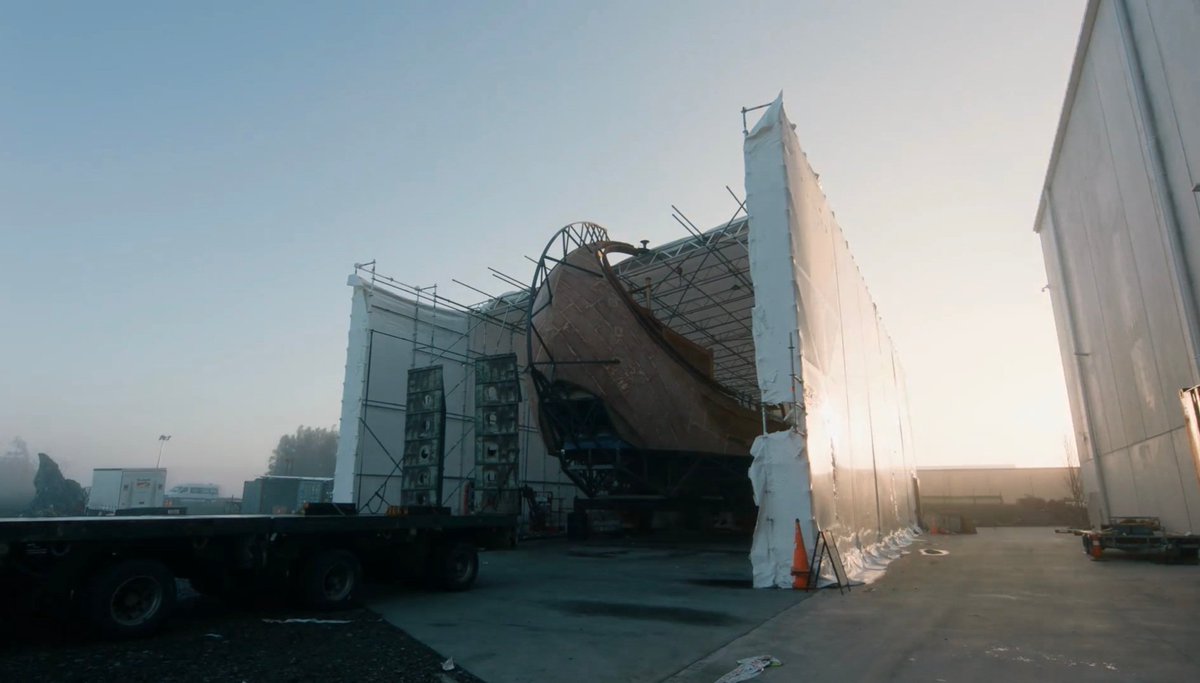 DailyRoP's tweet photo. The sheer scale of the Númenor set that was built for Season 1 is mindblowing
#TheRingsOfPower https://t.co/A7Qxhx4Yl1