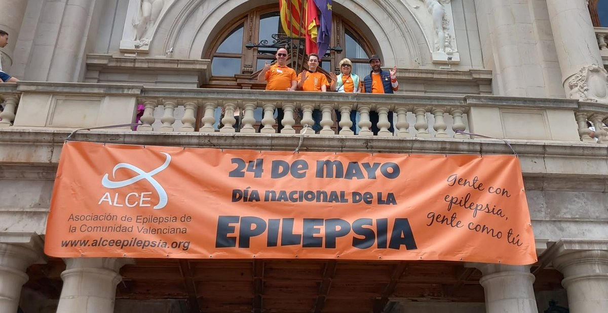 ALCEEpilepsia's tweet photo. Esta noche nos acercaremos a las 21:00 a la plaza del @AjuntamentVLC para ver la iluminación naranja por el #DiaNacionalEpilepsia y daremos un paseo hasta la Porta del Mar, que también estará iluminada. ¿Nos acompañas para visibilizar la #epilepsia? https://t.co/iFkPgaH0uU