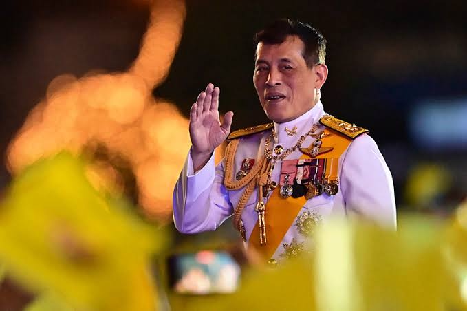 moonoi_punthai's tweet photo. พระบาทสมเด็จพระเจ้าอยู่หัว ทรงพระกรุณา  พระราชทานความช่วยเหลือ สร้างอาคารโดมกีฬาในร่มใหม่ โดยมีลักษณะที่แข็งแรงคงทน แก่โรงเรียนวัดเนินปอ อำเภอสามง่าม จังหวัดพิจิตร เนื่องจากได้รับความเสียหายจากวาตภัย ให้กลับมาใช้ในการเรียนการสอนได้ตามปกติโดยเร็ว ทรงพระเจริญ https://t.co/QH2cwEqHPD