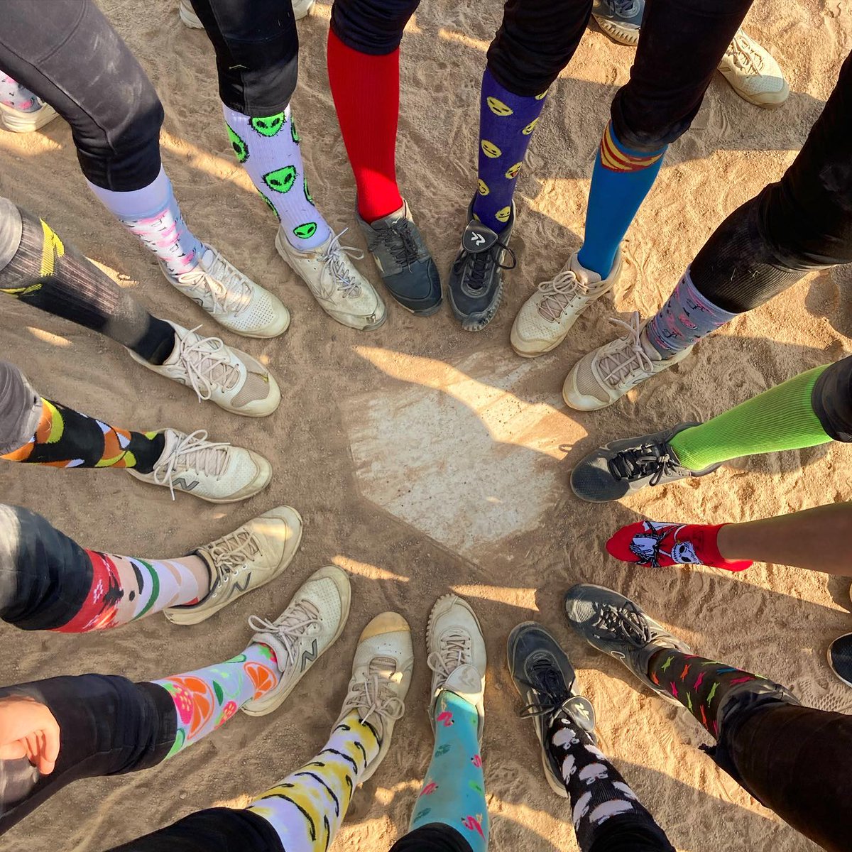 Sock game on point📷
Crazy sock day yesterday, first round of sections today! 

#ROLLNADOES🌪