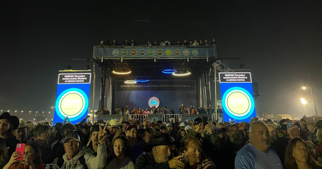 BrewcoMarketing's tweet image. 🎪 Our cutting-edge #mobilestages rolled into Talladega Superspeedway, bringing the #party to the heart of the racetrack. 
🌟 Chart-topping artist Cole Swindell took the stage, delivering a powerhouse performance. 🎤🌟The energy was off the charts. 🎵💥 #concert #festival