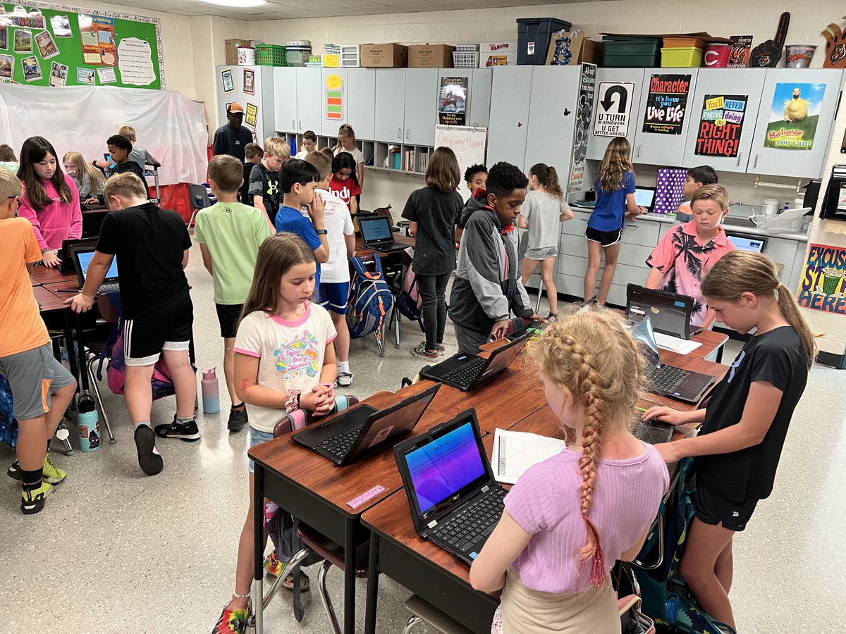 Staci Becker tweet media