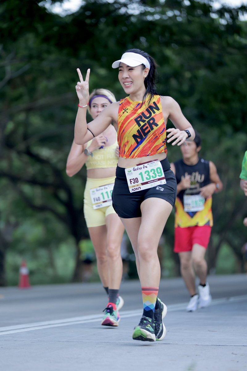 Loverunnn's tweet photo. ว่าจะซื้อกางเกงขาสั้นเพิ่ม ทีชอบมากคือไม่ต้องมีสายคาดเอวตอนวิ่งอีกต่อไปเพราะเค้ามีที่ใส่มือถือ วิ่งแรงแค่ไหนก็ไม่หล่น #TrainingLab https://t.co/A9xhqwxVXL