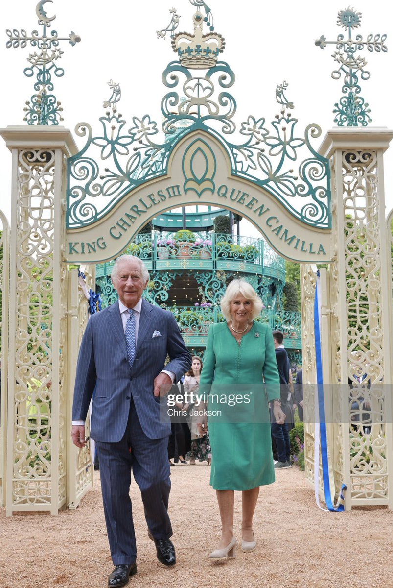 Yessss, this picture is the one 🔥🔥

#KingCharlesIII #QueenCamilla