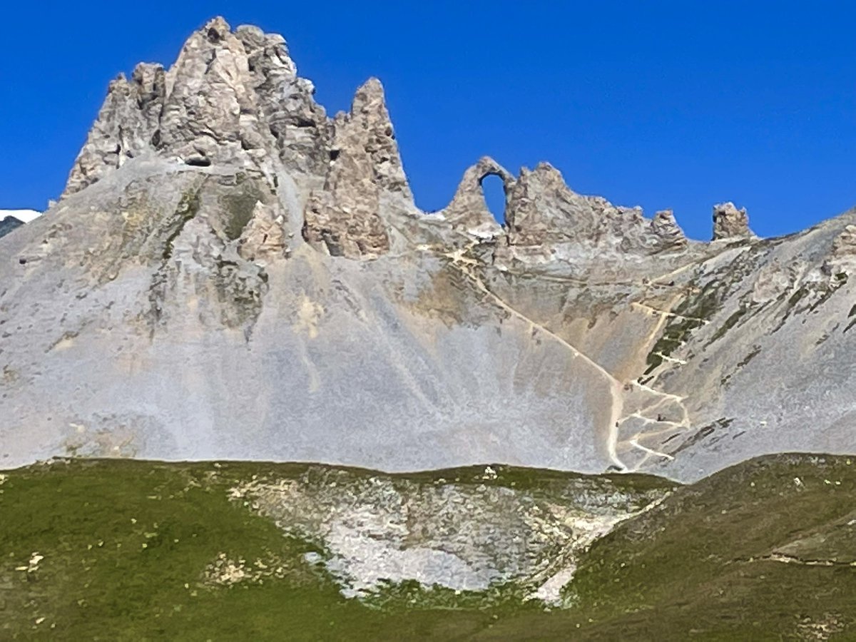 Visit stunning Tignes this summer! Studios available in July and August from 390 euros per week and one bedroom apartments for 590 euros.
#Tignes #valdisere #skiing #snowboarding #mountains #mountainbiking