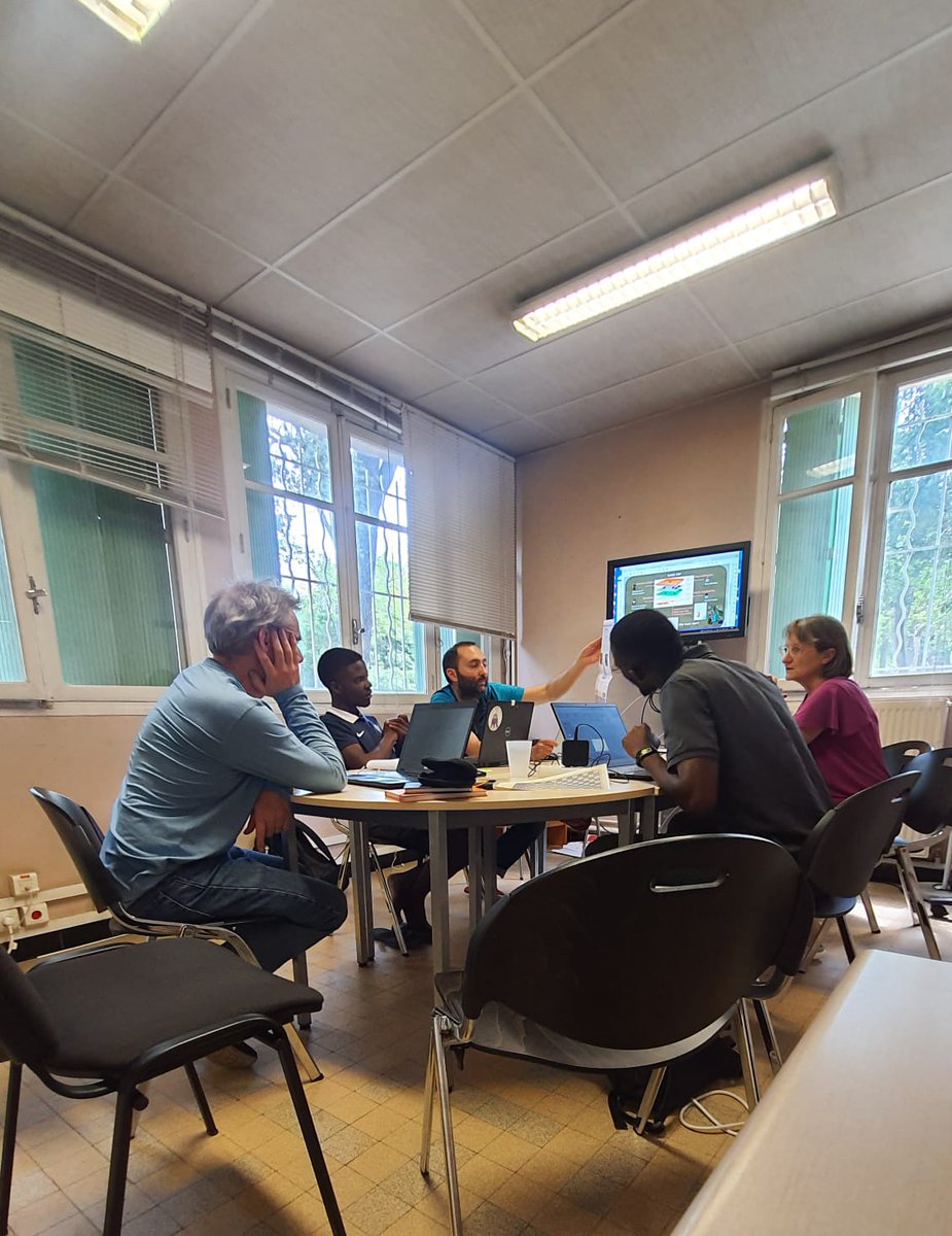 Sinetemba Xoxo, Rodney Tholanah and Karen Bradshaw presenting participatory modelling overlaps at the INRAE offices in Montpellier, France
<a href="/Rhodes_Uni/">Rhodes University</a>