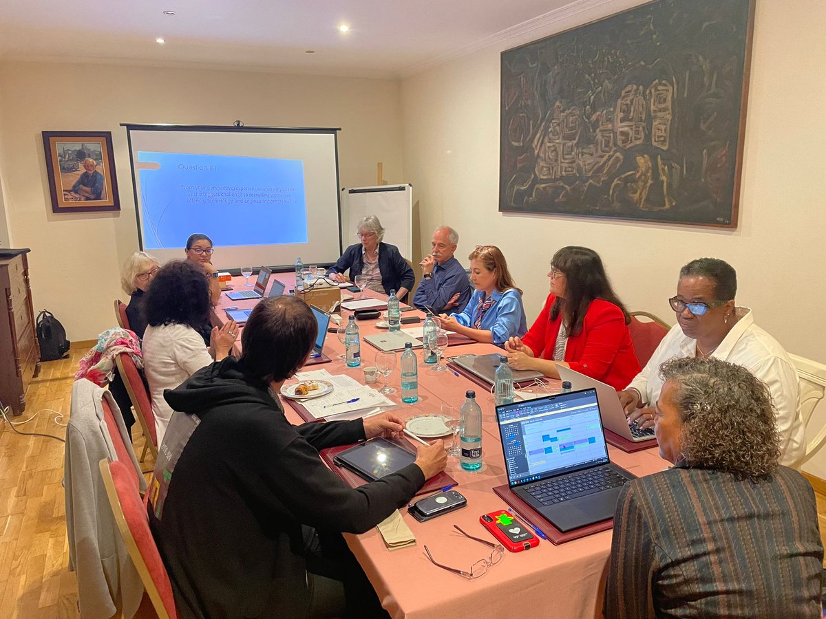 Round-table: Gender gap in STEM, by  welocal.swe.org/barcelona/ with; Stephanie Adams, Karen J. Horton, Peter Meiksins, Milagros Sáinz, Daniel Riera, Bevlee Watford, Carina González <a href="/carina211/">Carina González</a> &amp;Alicia García-Holgado <a href="/aliciagh_/">Alicia García-Holgado</a> SWE Staff Anne Perusek &amp; Robert Rincon. <a href="/CreaSTEAM_proj/">CreaSTEAM Project</a>