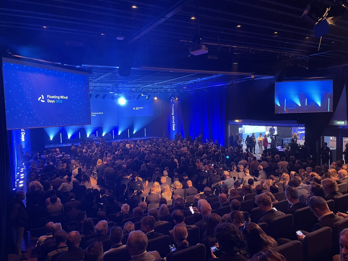 JanThompsonFCDO's tweet image. Great to see 🇬🇧Energy Minister @grahamstuart addressing Norway’s first international #floatingwind conference alongside 🇳🇴PM @jonasgahrstore. As the two markets judged most attractive globally for offshore wind, huge opportunities to strengthen our collaboration.