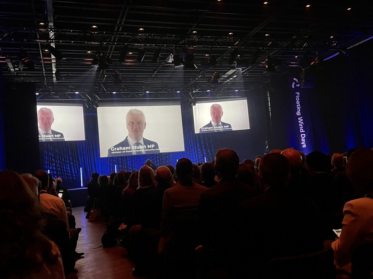 JanThompsonFCDO's tweet image. Great to see 🇬🇧Energy Minister @grahamstuart addressing Norway’s first international #floatingwind conference alongside 🇳🇴PM @jonasgahrstore. As the two markets judged most attractive globally for offshore wind, huge opportunities to strengthen our collaboration.