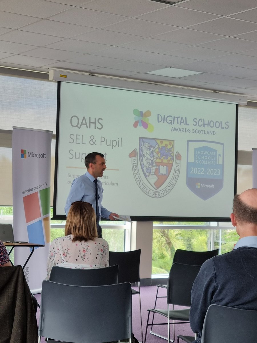 Microsoft Education Showcase Experience tweet media
