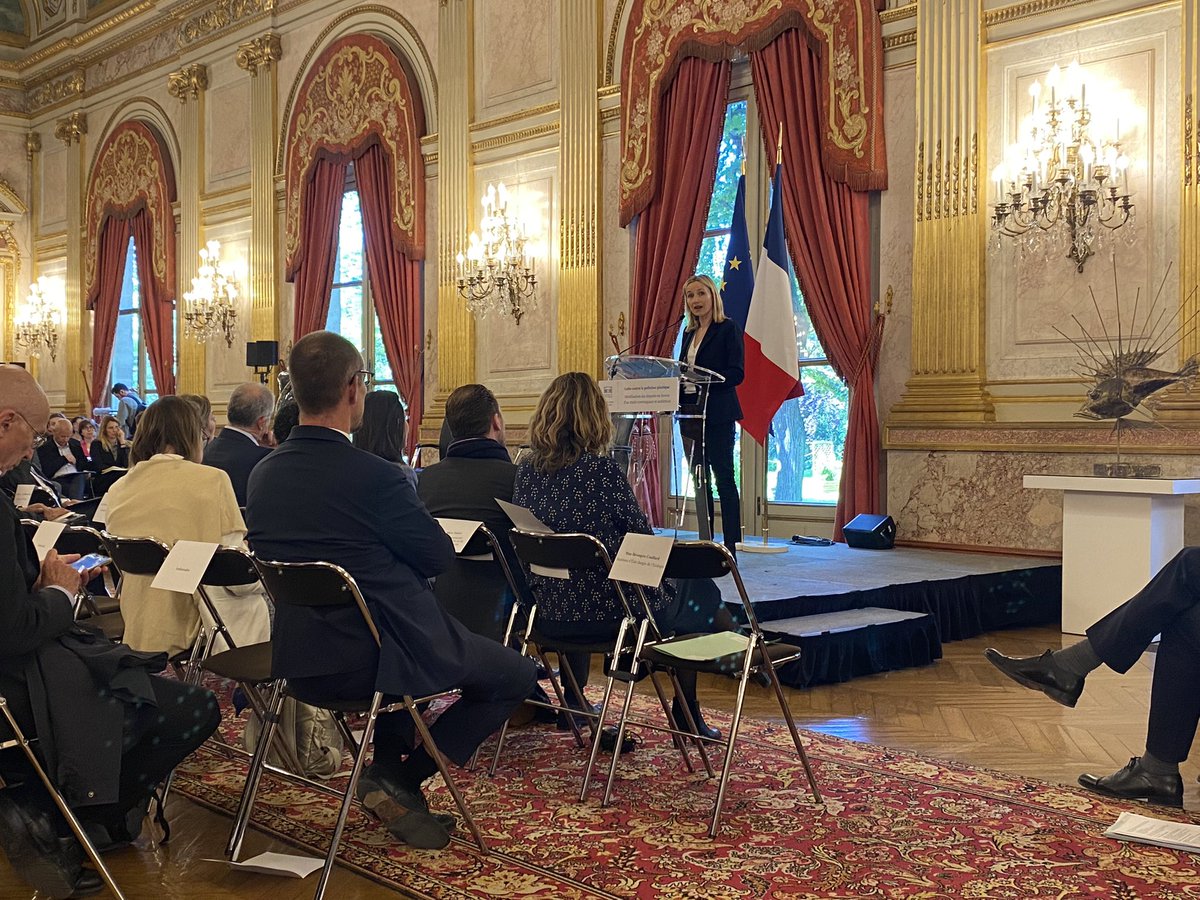 drtclementine's tweet photo. Lancement du colloque contre la #pollutionplastique par @BCouillard33 pour un traité international ambitieux et juridiquement contraignant. #DirectAN #manifesteplastique #endplasticpolution #smicval https://t.co/ate5DKvz3v