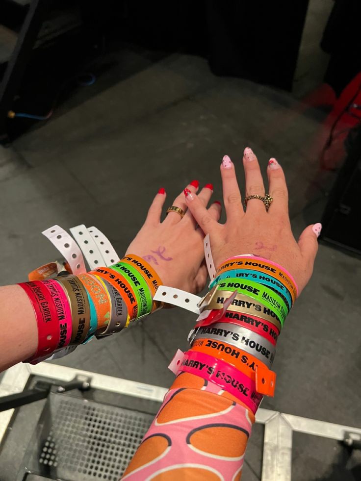 91ANZLIFE's tweet image. RT for good luck at your next concert.