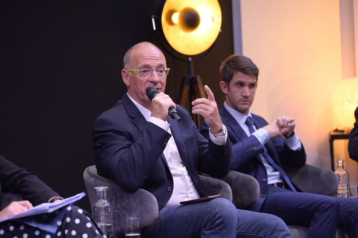 capeb_fr's tweet photo. #RencontresCAPEB : @DavidMoralesEnt, vice président #CAPEB en charge de l’économie a rappelé le rôle essentiel des entreprises artisanales du bâtiment dans les enjeux de #rénovation, avec une proximité et un maillage territorial. 🇫🇷 https://t.co/WLYsJv4pnS