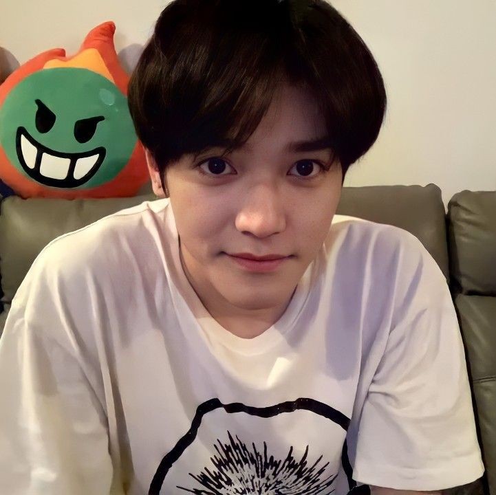 Anonymous Chat
(pengen punya pacar)

— lee taeyong few tweets au