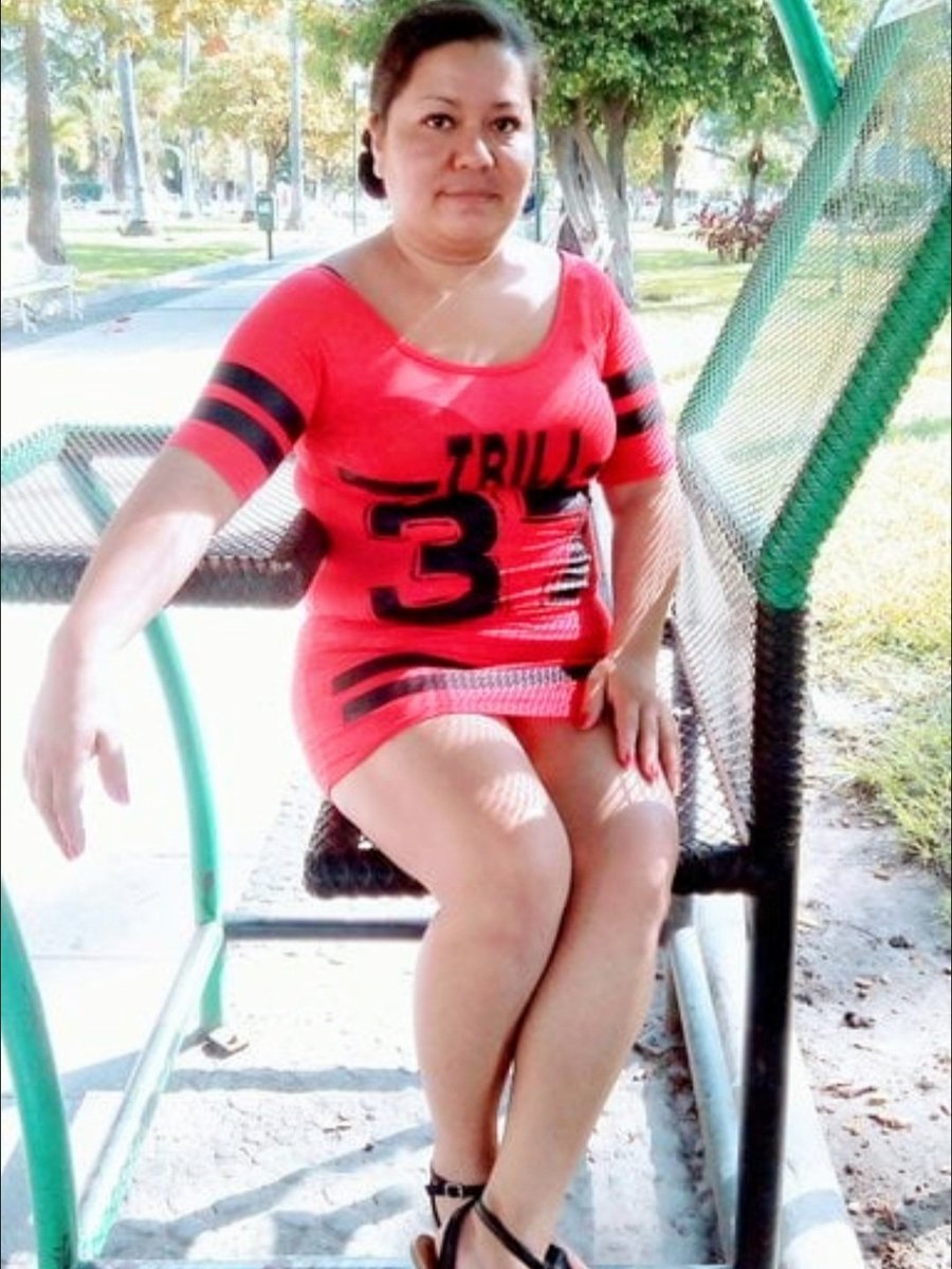 Mark69159484827's tweet photo. A la vecina le encanta ser la puta de la colonia dice que desde joven le encanto ser usada y ahora es una madura putita madre de 3 y sin saber quién es el papá de cada uno #putaseñora #putimuñeca #putafacilota #putiesposá https://t.co/QI42VVTdmi