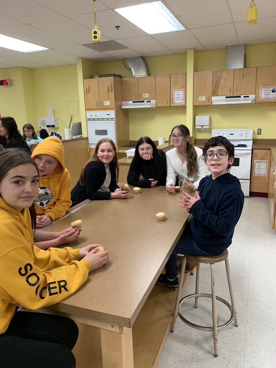 Thanks E for teaching us how to bake cupcakes! Delicious! 😋😋<a href="/stkevjr/">SKJH</a>