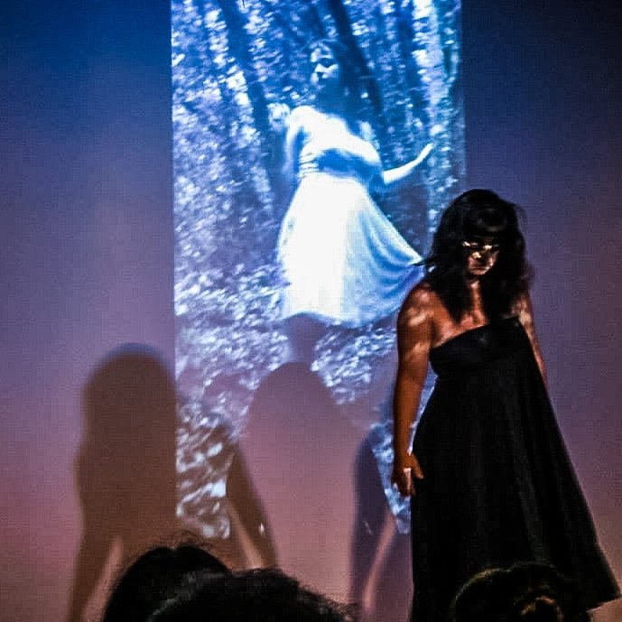 Inmersa en pleno proceso creativo... Trabajando en "Feliz Vida", performance que presentaremos algunos miembros de #elclubdelaluchaemocional  <a href="/neurotikabooks/">José Manuel Vara</a> y <a href="/HacheRetamar/">Hache Retamar ®</a> en L'altre Festival Internacional d'Arts escèniques i Salut Mental <a href="/laltrefestival/">laltrefestival</a>.