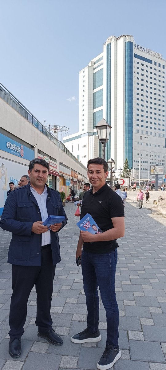 HasanCakici63's tweet photo. Başımız dik alnımız ak Boş laf edenlere asma kulak Yolun doğru önüne bak  Oturup paslanma yerinden kalk.                                        

 Çay koy Keçeli Yeniden    başlıyoruz. @devapartisi       @alibabacan
@AvAhmetTuysuz https://t.co/RXLSWDUEsk