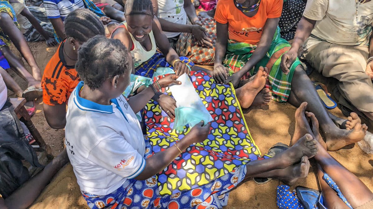 dash4galsug's tweet photo. Day 2 of the #MHFest was in Lopei sun-county . The adolescent girls and young women were offered a wide range of sessions including skilling on making of reusable pads. https://t.co/0d6dLbMTb9