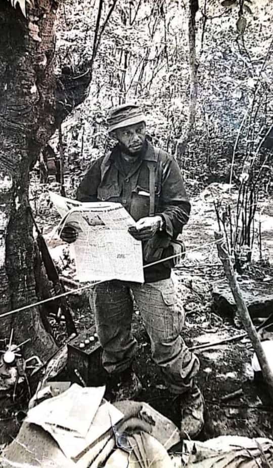 No sólo era pasar en el campo y caminar en silencio, era tener valor, amor, dignidad y coraje para vencer y liberar a 🇳🇮 Cmdte. GPO, a 2 meses de la gran victoria te cerraron los ojos pero aquí está el pueblo que seguirá defendiendo y manteniendo libre a 🇳🇮

#FuerzaDeVictorias