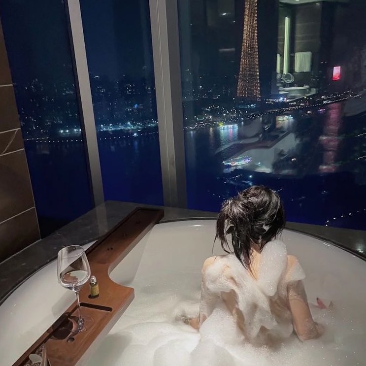 ชอบชื่อตัวเอง
ตอนเธอครางออกมา🫧

#เหงาเงี่ยน #หาเพื่อนคุย #เงี่ยนหีอยากโดนเย็ด #fwb #ong #เรียลทํางาน #เรียลมหาลัย #เรียลชาย #เรียลหญิงเเท้ #นัดเย็ดกทม