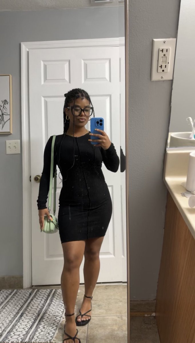 pbnjaely's tweet photo. i think its safe to drop a progression post im officially 25 pounds down!!! its been such a long, hard, and emotional journey from having to  have so much discipline in my diet and workout to relapsing and plateauing. So many times ive cried on the scale but im here now!!😭😭😭 https://t.co/8Vyfy8HxlJ