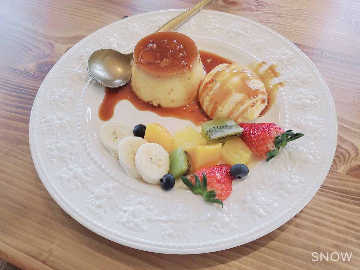e_peko1101's tweet photo. こないだ行ったカフェのプリンが最強美味しかったから作ってみた\( 'ω')/
硬さがも少し欲しかったけどこれはこれで*。٩(ˊvˋ*)و✧*。
んまーい✨
#Andygless https://t.co/M1ugMzZKh8