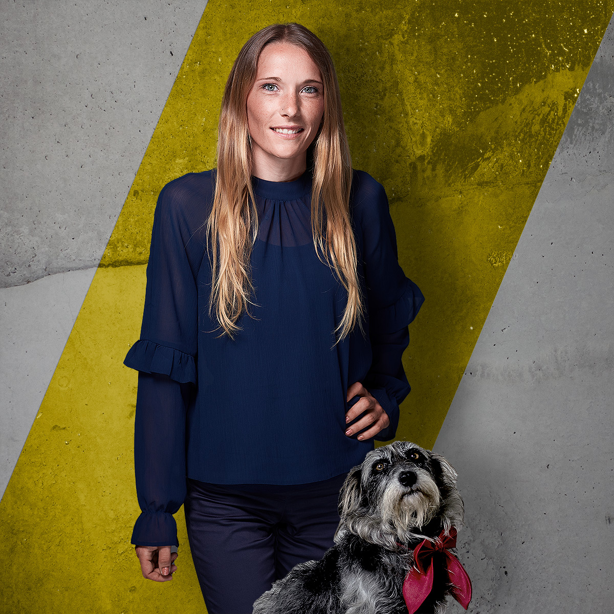 Unsere treue Seele, strahlendes Energiebündel und Office Managerin Miriam geht von Bord und nimmt unseren flauschigen Gästebetreuer Nelu gleich mit. Wir setzen die Flagge auf Halbmast 😢
Tausend Dank und alles Gute für die Zukunft, Miri!