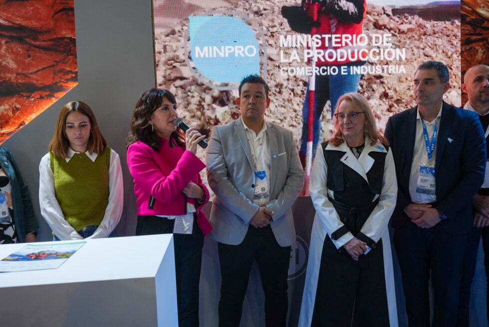 #SantaCruz presente en el 25° Aniversario de la exposición internacional líder de la minería argentina.
#Arminera2023 
Más info 👉n9.cl/z6cn8