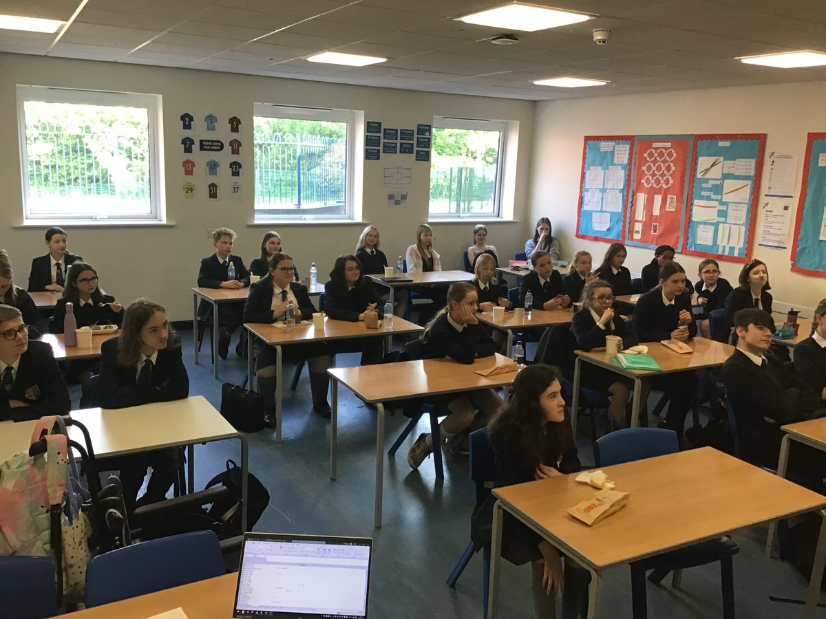 OrmskirkSchool's tweet photo. Former student, funny man and actor Alex Tighe told his story, from B&amp;M to performing Shakespeare and comedy at the Edinburgh Fringe. He entertained us with funny anecdotes, powerful truths about his journey, and the importance of self-confidence in this field. #EmployerEncounter https://t.co/5J3IX6ZlBf