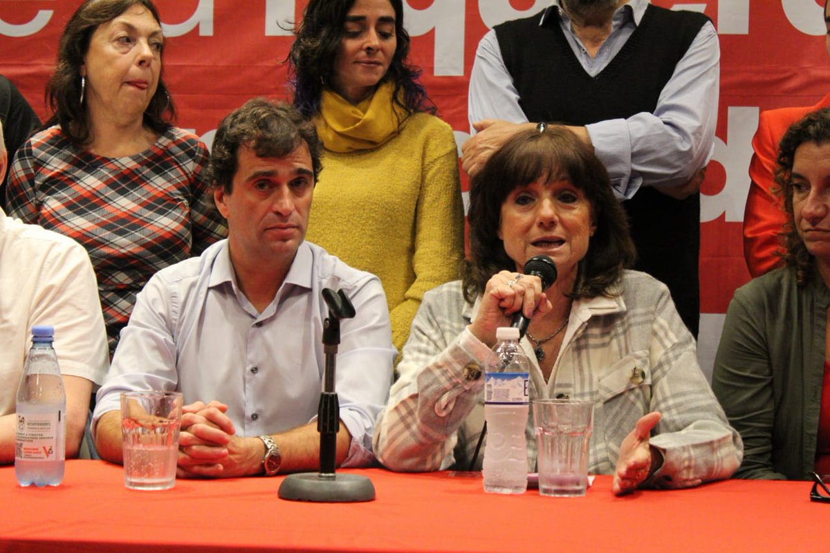 vilma_ripoll's tweet photo. "No estamos hablando solo de candidaturas, sino de que nuestro frente tiene que evolucionar y ser más que un frente electoral, ser algo mucho mejor para las luchas que vienen. Por eso hacemos la propuesta de un gran plenario que decida todo". https://t.co/m2PRffhDnC