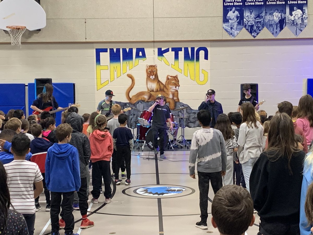 Alison Golding (@a_j_golding) on Twitter photo Excited to hear class clown from <a href="/WestBayfieldES/">westbayfieldes</a> playing their Barrie school tour…first stop <a href="/EmmaKingES/">Emma King ES</a> Excited to hear class clown from <a href="/WestBayfieldES/">westbayfieldes</a> playing their Barrie school tour…first stop <a href="/EmmaKingES/">Emma King ES</a>