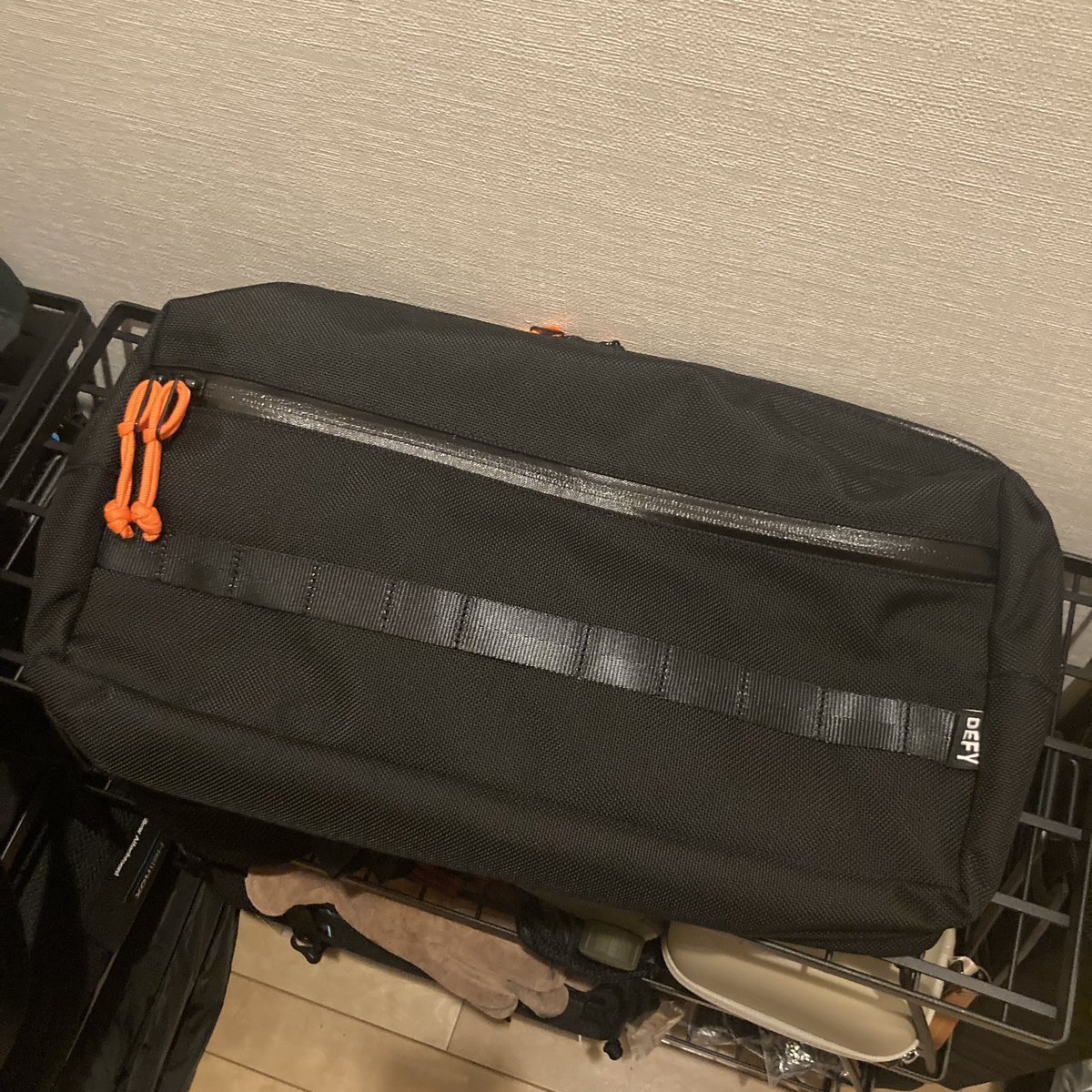 fuchikoma1977's tweet photo. シカゴより #DefyBags INSIDIOUS SLING Jr.とINSIDIOUS SLINGの2サイズを #お迎えした
共に'FIRE EDITION'。内部はオレンジと派手派手である。バックルはAustrialpinのCOBRAがあしらわれており、ヘヴィなデザインアクセントとなっている。 https://t.co/j5PFkRTDnf