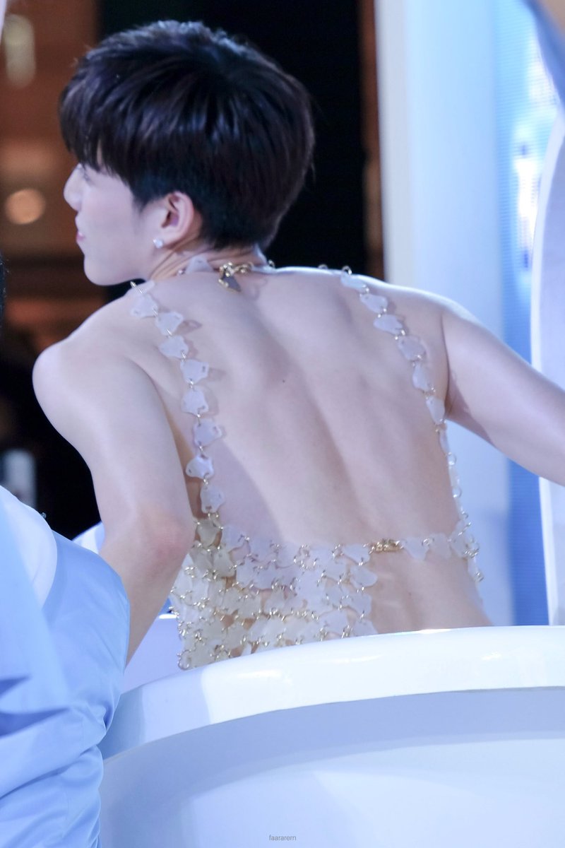 จริง ลองนึกภาพดาราชายเป็นพรีเซนเตอร์ออกอีเว้นเปิดตัวอาบน้ำกลางห้างแบบแซ่บๆยั่วๆ นึกยังไงก็มีแต่ในจอย 55555555555555