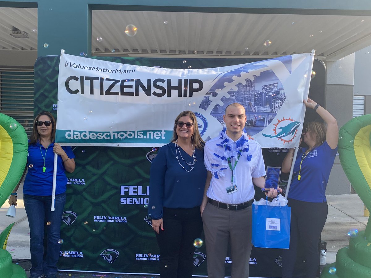 StdtSvcsMDCPS's tweet photo. It’s our final day of #ValuesMatterMiami Pop Up Celebrations and we started off @FelixVarelaHS to celebrate Hector Orue as the 2023 Outstanding Citizenship Secondary Student of the Year! Congratulations Hector! @MDCPS @MDCPSSouth @SuptDotres @LDIAZ_CAO @AlayonSally @OfficeofESE https://t.co/9ZkVwYZXK0