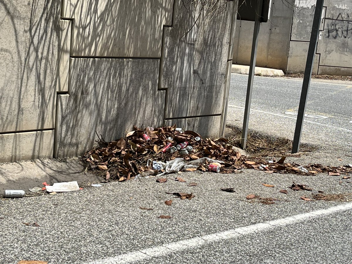 Comares28's tweet photo. Si no se limpia pronto esta alcantarilla de entrada a Añoreta, puede que se inunde el cruce. 

@anoretaresort 
@aytorincon 
@ProteCivilRV https://t.co/TvGhhVulTD