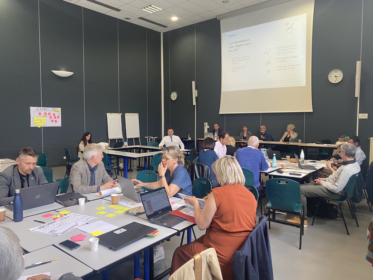 AlineBrahami's tweet photo. Séminaire des ZAP @AcBordeaux . Des échanges constructifs autour du fonctionnement inter degrés et des actions à mener. https://t.co/CmK7cfxyIl