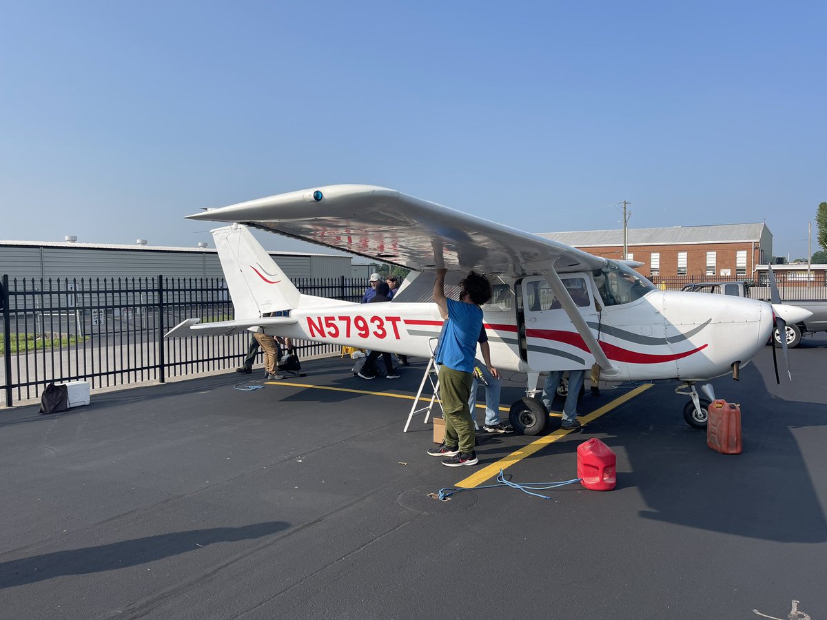 james_moore05's tweet photo. Classroom for today! @ShawneeAcademy students prepping “Cess” for transport to their onsite hanger. @JCPS_CTE @JCPSHighEA_AofL @JCPSAsstSuptHS @KymberlyRiceSHS https://t.co/zeDK2GsDoA