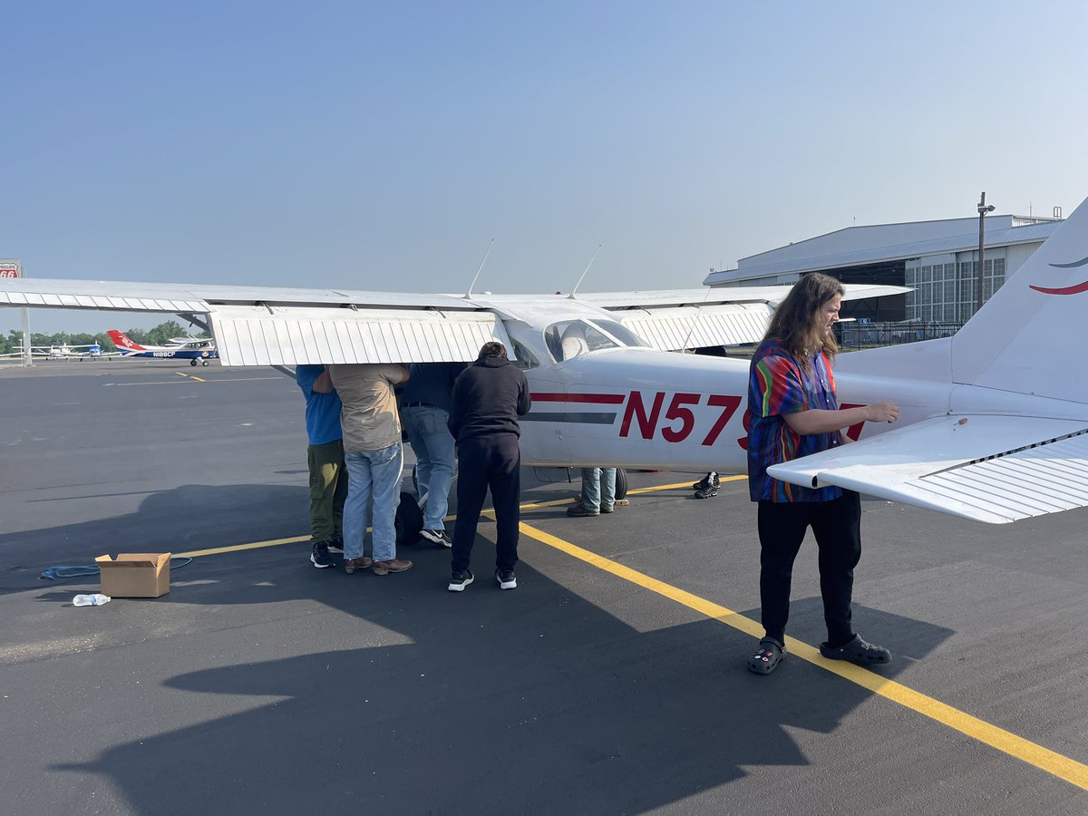 james_moore05's tweet photo. Classroom for today! @ShawneeAcademy students prepping “Cess” for transport to their onsite hanger. @JCPS_CTE @JCPSHighEA_AofL @JCPSAsstSuptHS @KymberlyRiceSHS https://t.co/zeDK2GsDoA