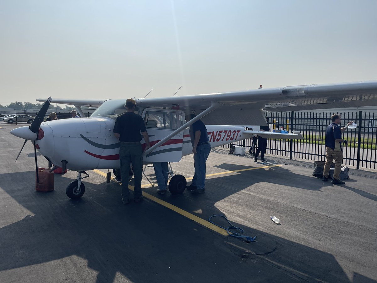 james_moore05's tweet photo. Classroom for today! @ShawneeAcademy students prepping “Cess” for transport to their onsite hanger. @JCPS_CTE @JCPSHighEA_AofL @JCPSAsstSuptHS @KymberlyRiceSHS https://t.co/zeDK2GsDoA