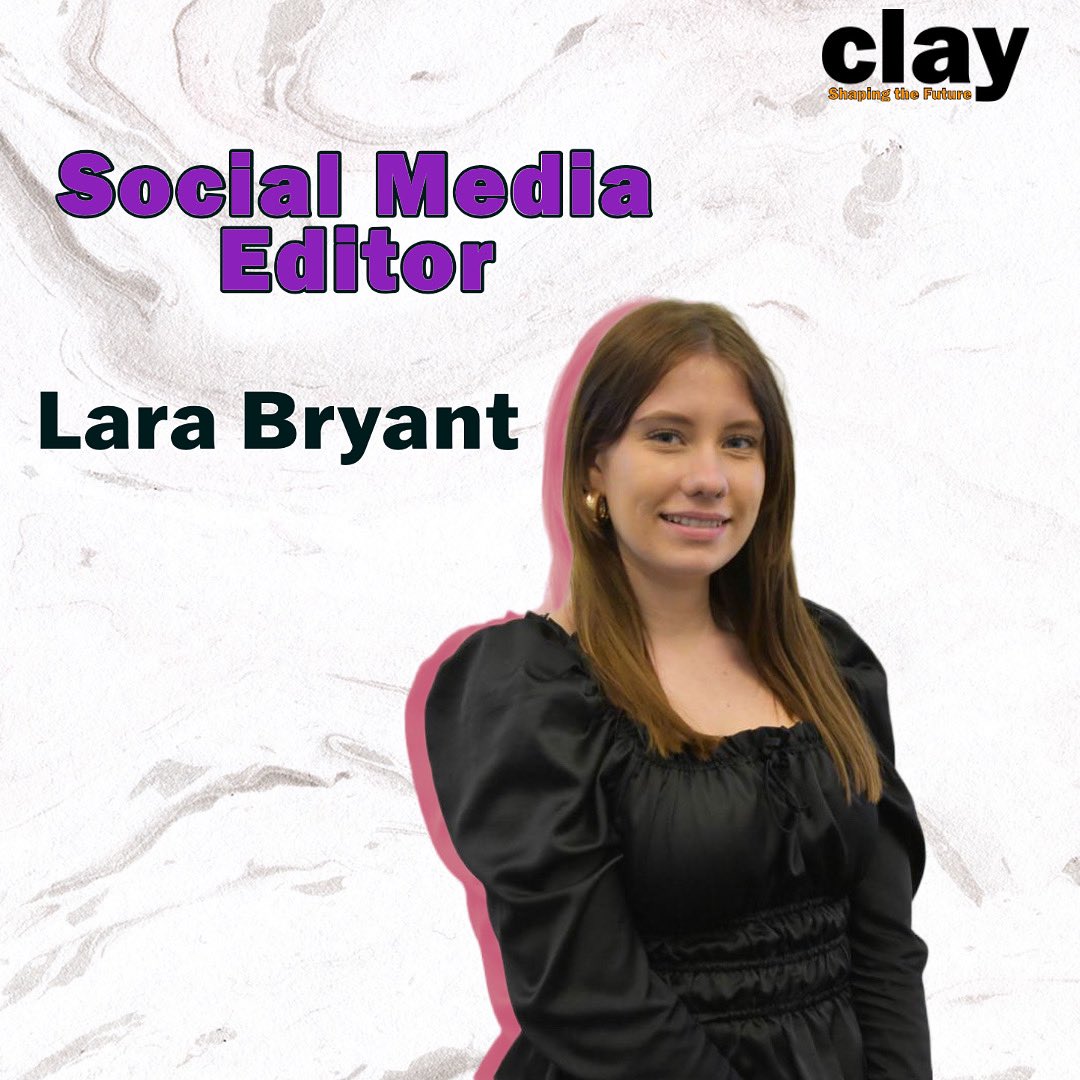 Claymag_'s tweet photo. Our Social Media Editor Lara is in charge of creating all of our social posts and content and running our channels across Insta, Twitter and TikTok 📱

🔆Follow us on instagram and TikTok for more content 🔆 

#meettheteam #socialmediaeditor #claymagazine https://t.co/NgsKA16JAV