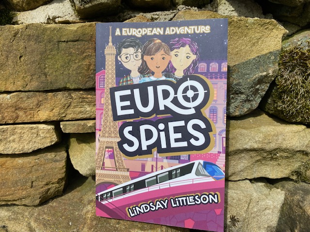 Today's review...'Euro Spies' @ljlittleson @cranachanbooks Exciting adventure across Europe!
throughthebookshelf.com/reviews/eurosp…