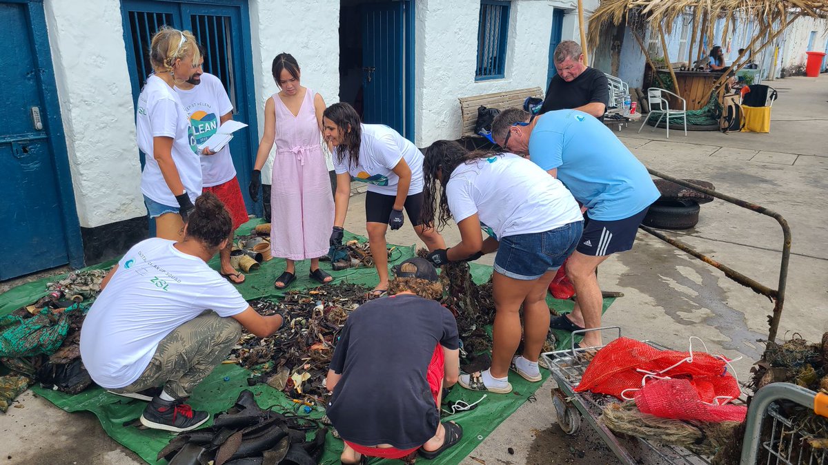 Dive clean-up James Bay 22nd April 23 🌍🌊

⏱️ 1 hour 🤿 26 volunteers 🗑️~230 kg of rubbish, 2936 items 
1000 fishing gear fragments, 600+ cloth fragments, 830 plastic items.
 
#DiveAgainstDebris #KeepStHelenaClean2023#OceanConservancy #InternationalCoastalClean-up #TeamSeas