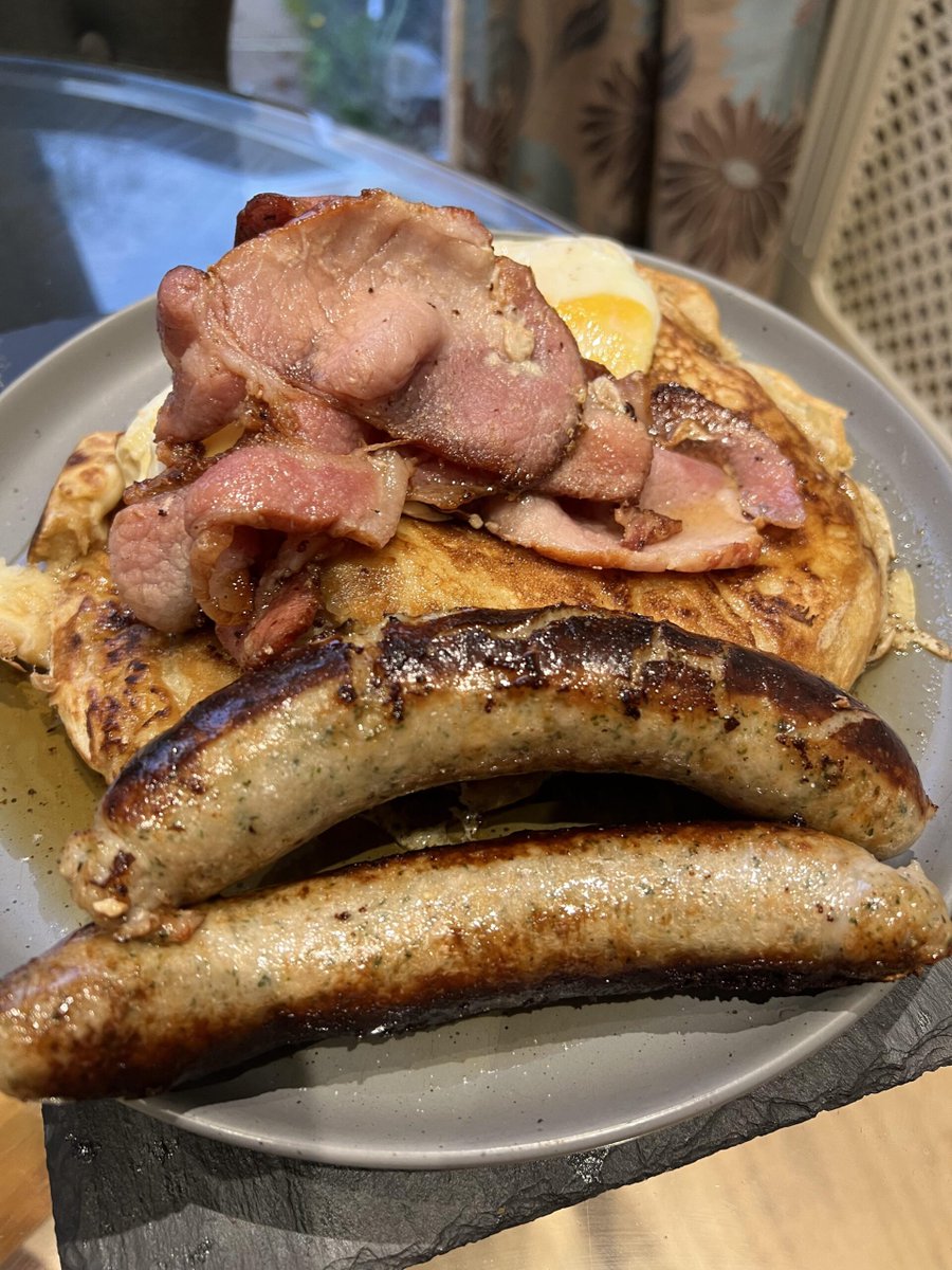 How much is too much sausage for a fry up?
 
#FoodAcrossTheUK #Fryup #FullBreakfast #FullEnglishBreakfast #GreatBritishFood #GreatBritishFryUpRecipe
 
diningandcooking.com/775123/how-muc…