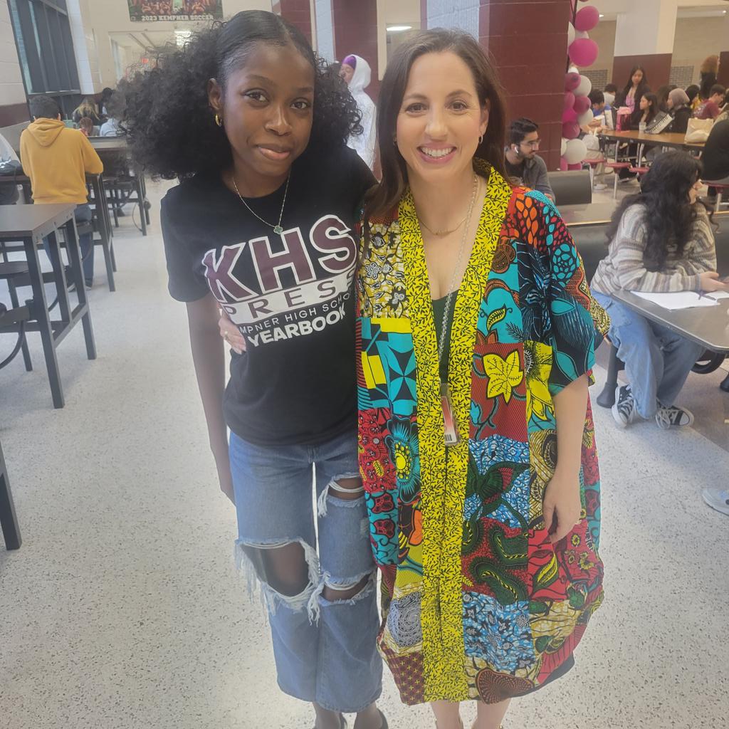 DrDJackson4's tweet photo. This kind Cougar honored me on my birthday by sharing her heritage with me. I will treasure this made with love garment forever! Feeling blessed and grateful!!!
#KindCougar
#WeAreKHS
#grateful 
#blessed 
@KHS_Cougars 
@khs_press https://t.co/LA6aSqwUpE